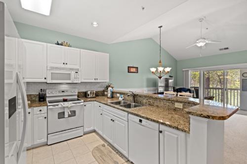 Word Tour Golf Resort , 2 BR Villa with Pool Access Near Broadway at the Beach in คอนเวย์ (SC)