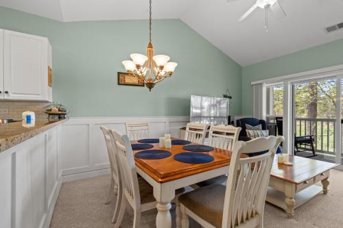 Word Tour Golf Resort , 2 BR Villa with Pool Access Near Broadway at the Beach in คอนเวย์ (SC)