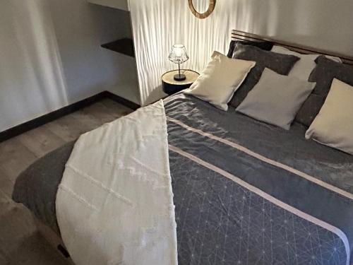 Le 23 - bel appartement de caractère au centre historique - image 2
