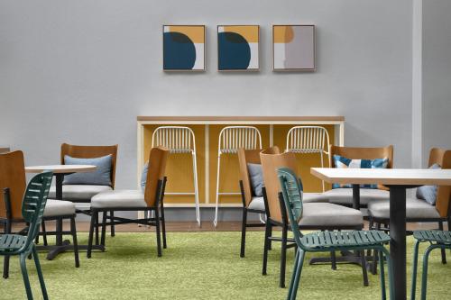 Spark by Hilton Vestal Binghamton University Area - 로비