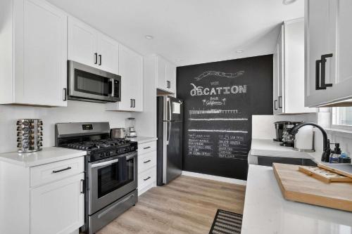 2 homes Walk to beach Central in Ocean Beach