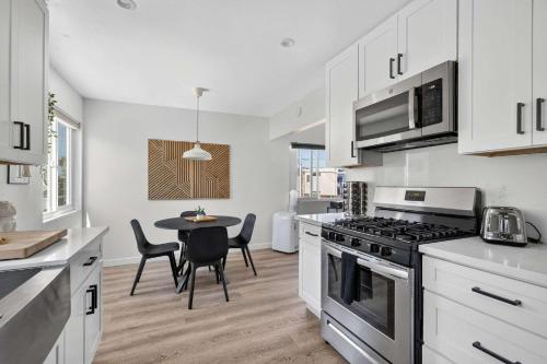 2 homes Walk to beach Central in Ocean Beach