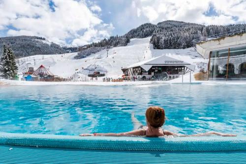 附近景點, Stylish Loft Apartment with Mountain View near the Lake in 阿福瑞茲埃姆西