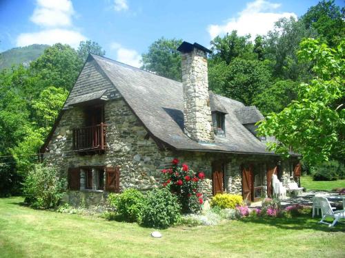 Le charme des Pyrénées dans la Bergerie Aurita gîte à louer Béost