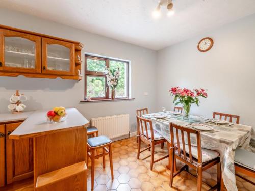 บริการและสิ่งอำนวยความสะดวก, 3 Bed in Releagh oc-s32584 in เกลนเกร์ริฟ
