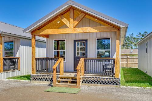 . Fish, Boat & Explore! Tiny Cabin Near Sabine River