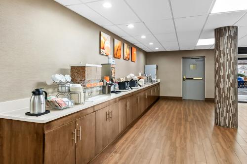 Comfort Suites Near Potomac Mills - image 24