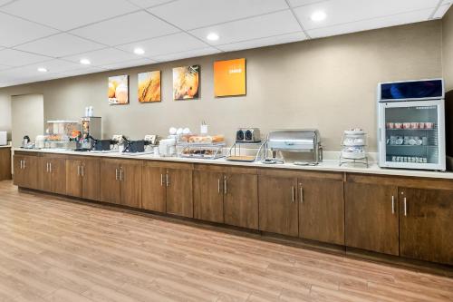 Comfort Suites Near Potomac Mills - image 27
