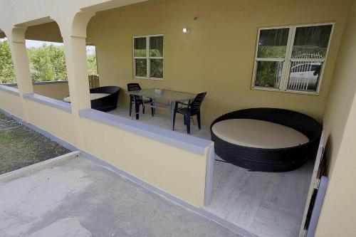 Clitfon House -Falmouth, Antigua in 弗里曼斯村