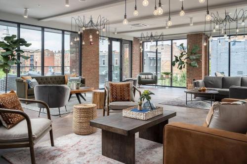 Spacious Apt in OTR 1 BR Oasis w/ Parking|Gym|Pool – khách sạn tại Mount Auburn