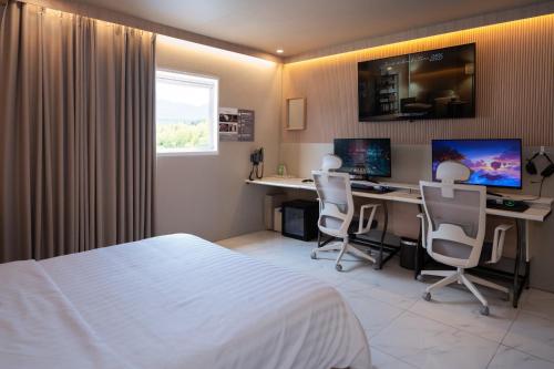 room detail thumbnail 0