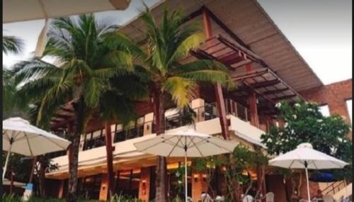 Restaurant, Pico hamilo coast condotel suite in Catandaan