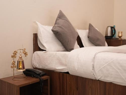 Life Tree Hotel and Banquet Hall, Sector 63A