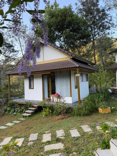 Đồi Lát Homestay (Đoi Lat Homestay) in Lam Ha District