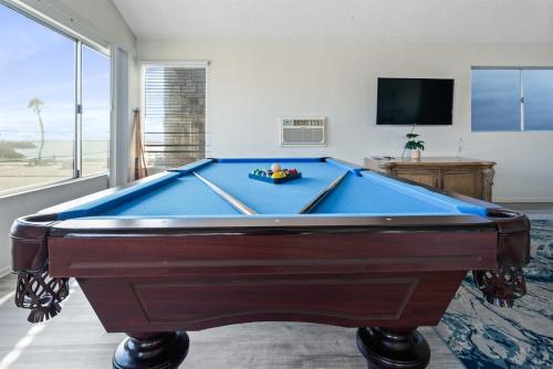Ocean View / Pool Table / Surfboards / Beach Bikes in Oxnard, USA
