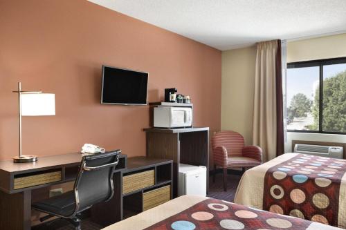 Super 8 by Wyndham Carbondale in Carbondale, USA
