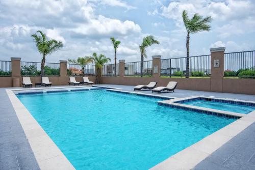 Hawthorn Suites by Wyndham McAllen - image 20