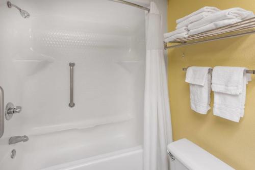 Baymont by Wyndham Fayetteville in Fayetteville, USA