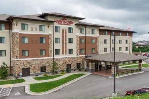 Hawthorn Suites by Wyndham Wheeling at The Highlands in Triadelphia, USA