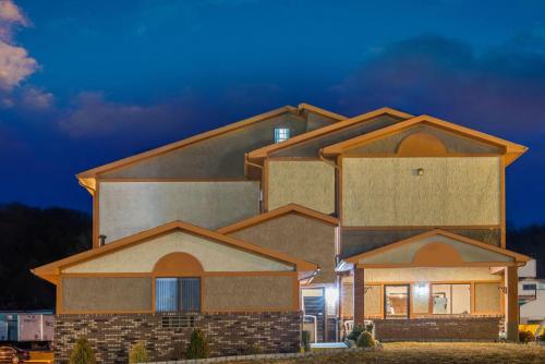 Super 8 by Wyndham Bedford - image 26