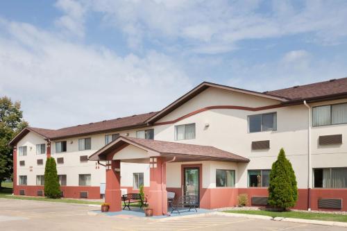 Super 8 By Wyndham Washington/Peoria Area