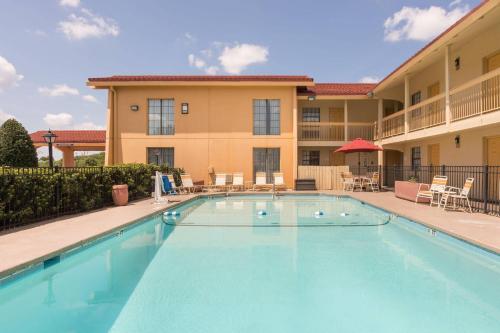 Baymont by Wyndham Greenville Woodruff Rd in Greenville, USA