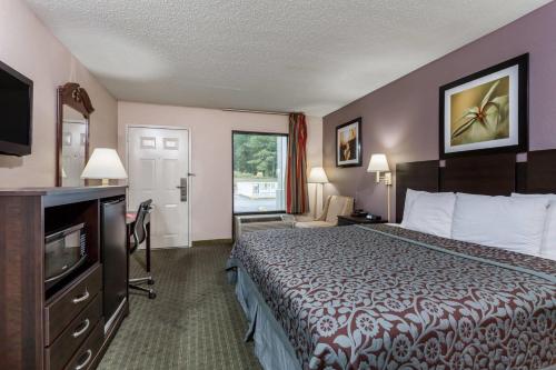 Days Inn by Wyndham Lugoff in Lugoff, USA