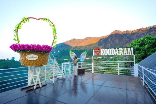 สภาพแวดล้อมโดยรอบ, Koodaram Camping Munnar in โปธามทุ