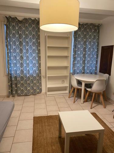 Appartement 2 pièces au cœur de sainte Cécile les vignes (Appartement 2 pieces au cœur de sainte Cecile les vignes) in Sainte-Cecile-les-Vignes (Alpes)