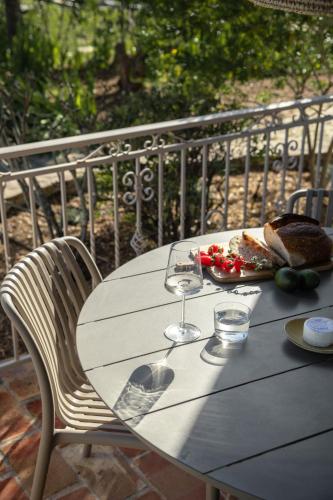 Rõdu/terrass, FORA HOUSES family friendly, design-led countryside houses, pool & outdoor kitchen, 25 min Faro & be in Estoi