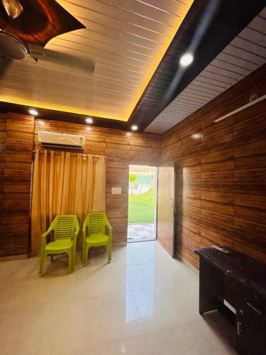 Classic Rooms in Semra
