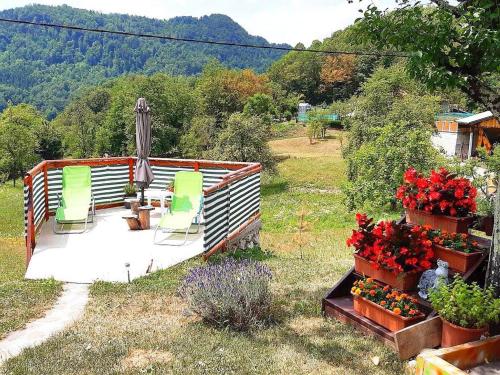 Kert, Hiša Planica (Hisa Planica) in Kobarid