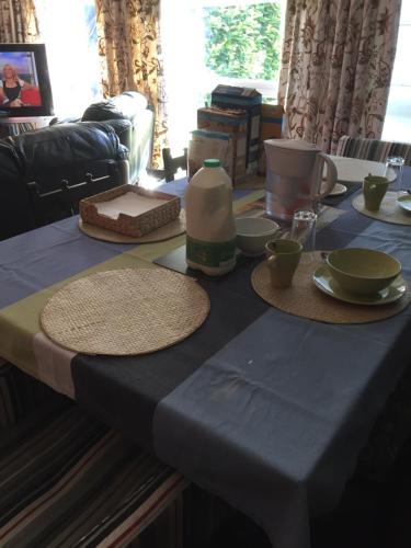 room detail thumbnail 2