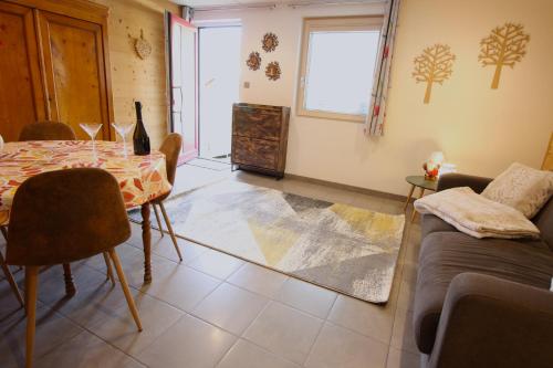 Appartement bien-être pour deux avec sauna privatif et piscine naturelle - Le Domaine des Fleurs Gérardmer - image 3