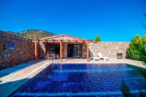 Honeymoon Villa with Sheltered Pool – khách sạn tại Kayakoy