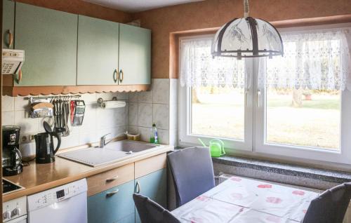 virtuve, Nice Apartment In Alt Bukow Ot Teschow in Alt Bukow