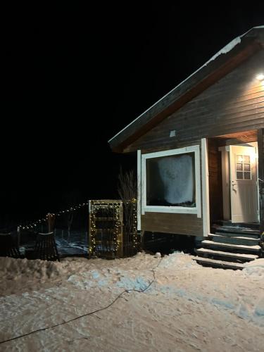 Suovka reindeer & bird lodge in Varangerbotn