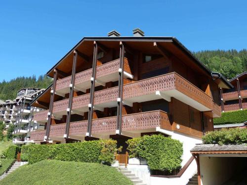 Charmant 2 pièces avec cheminée, près des pistes, garage inclus - FR-1-304-85