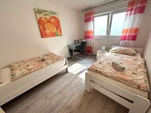 Gemütliche Unterkunft im Untergeschoss in Steinmauern, Deutschland