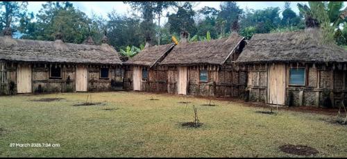 Asaro Mudman Cultural Lodge in Goroka