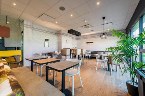 外部景觀, B&B HOTEL Landerneau Bois Noir in 朗代爾諾