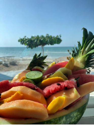 Shuweihat Beachfront Vacation House in Jebel Dhanna