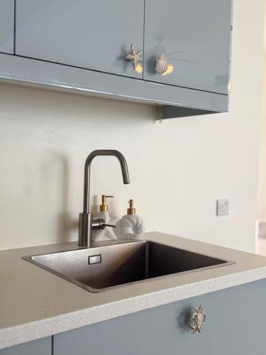 Shuweihat Beachfront Vacation House in Jebel Dhanna