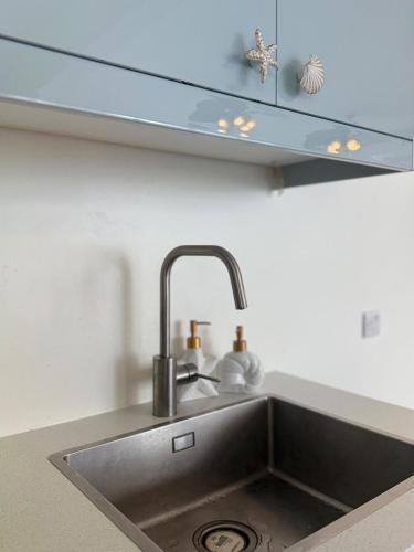 Shuweihat Beachfront Vacation House in Jebel Dhanna