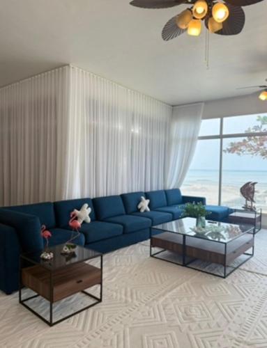 Shuweihat Beachfront Vacation House in Jebel Dhanna