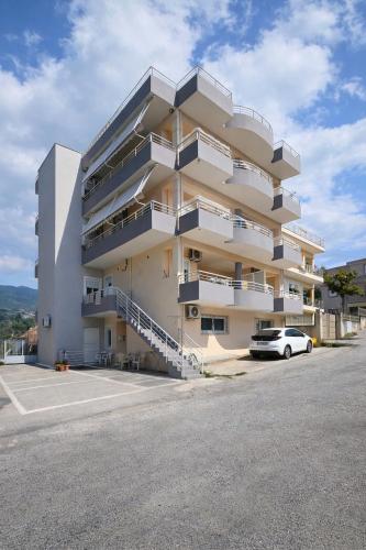 Exterior view of Studios Theodore
