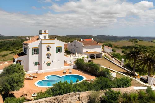 Finca Son Pere - A Hilltop Hideaway with Soul – khách sạn tại Ferreries