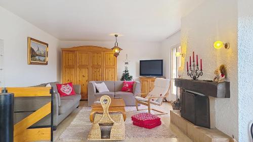 Chalet Bambi, spacieux, jardin, cheminée, kids & pets friendly (Chalet Bambi, spacieux, jardin, cheminee, kids & pets friendly) in ซิออน