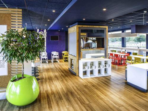 Restaurant, ibis budget Edinburgh Park in Edinburgh Airport