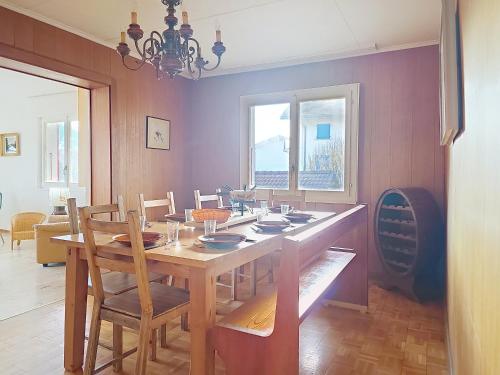 Chalet Bambi, spacieux, jardin, cheminée, kids & pets friendly (Chalet Bambi, spacieux, jardin, cheminee, kids & pets friendly) in ซิออน